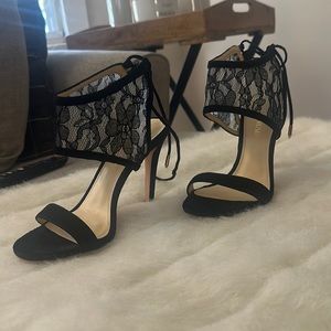 NEVER WORN sexy Ivanka trump lace tie up open toe heels size 6